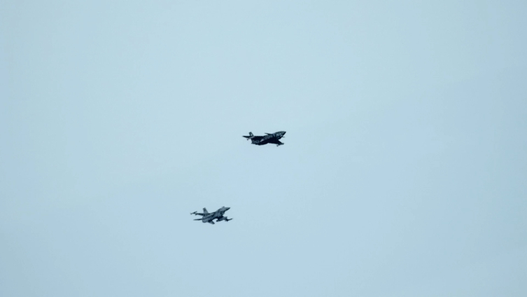 KIZILELMA’dan tarihi başarı: Simüle atışta F-16’ya tam isabet